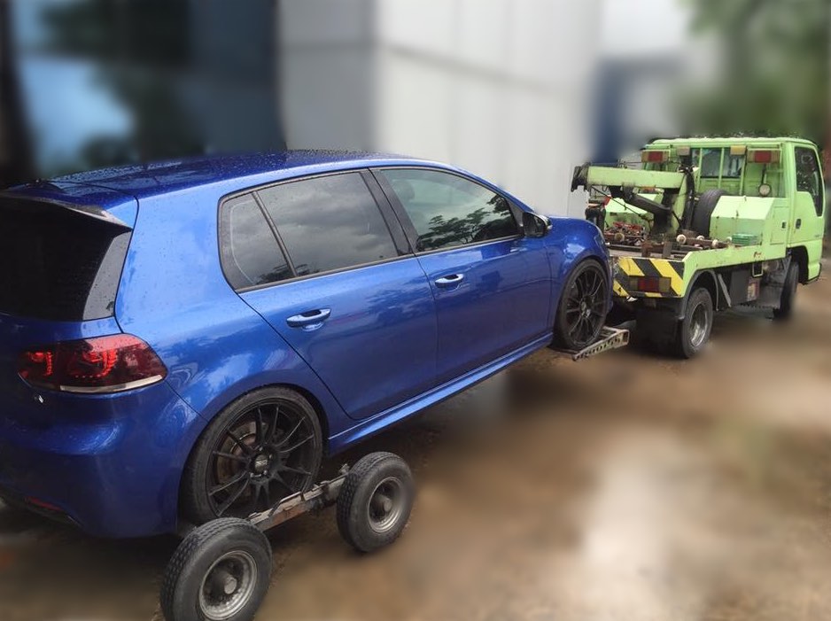 Short and long rage tow truck in Singapore available 24/7